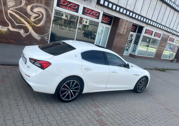 Maserati Ghibli cena 249000 przebieg: 20000, rok produkcji 2022 z Warszawa małe 92